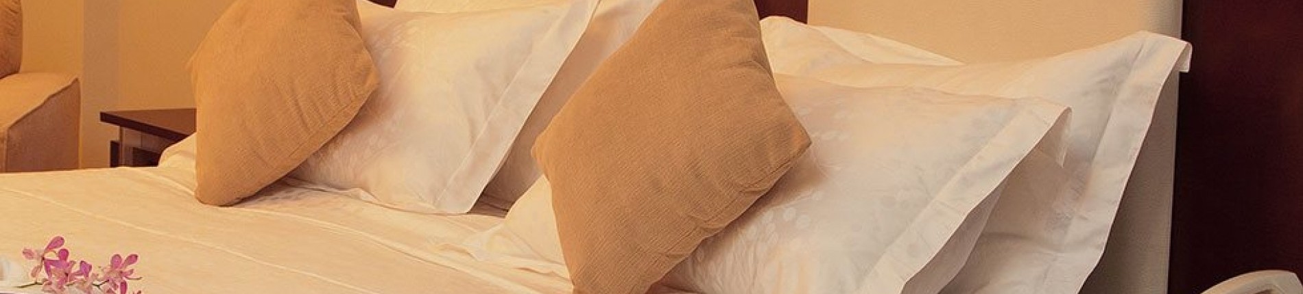 deluxeroom-golden